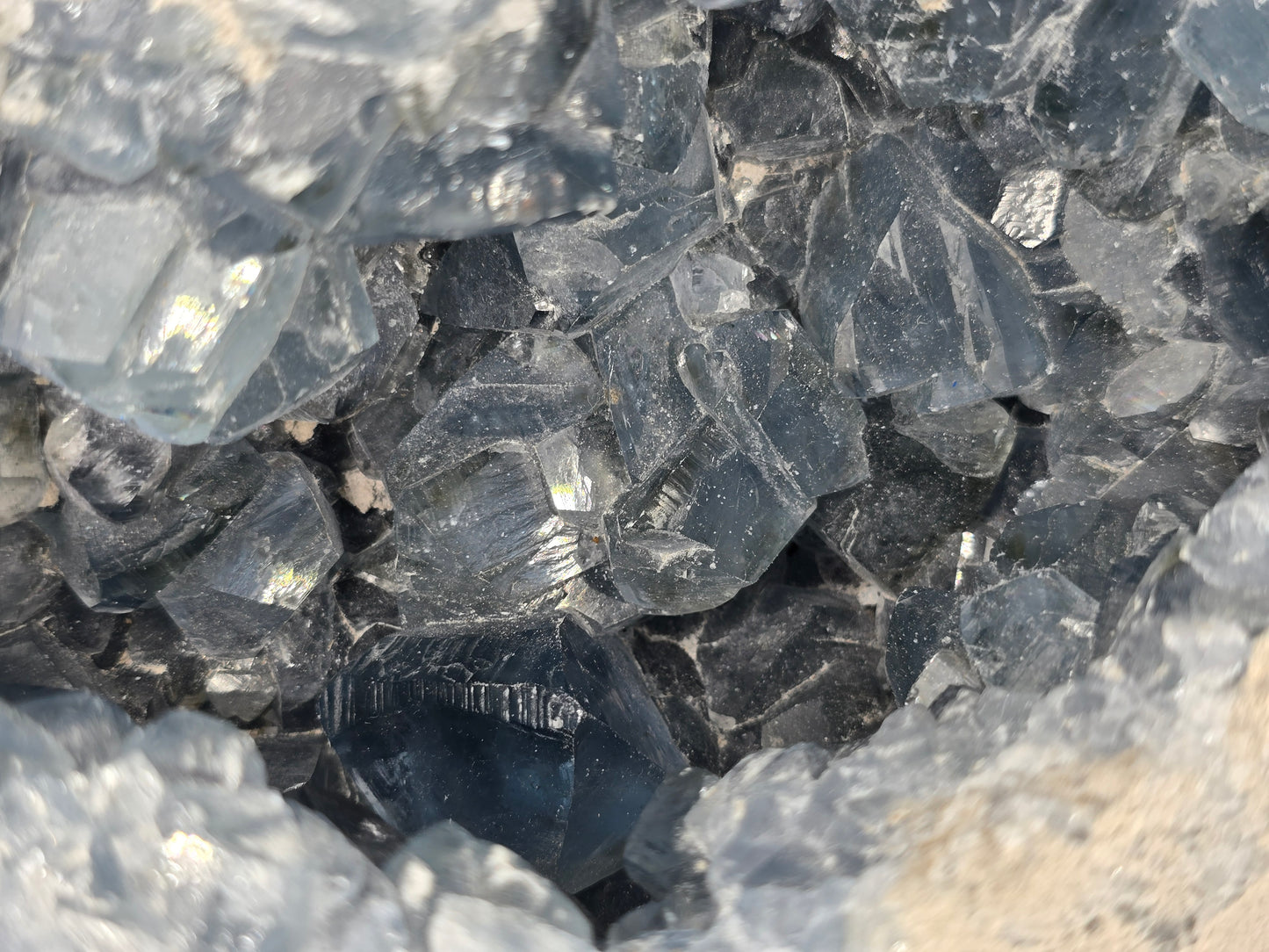 CELESTITE EGG STATEMENT DECOR