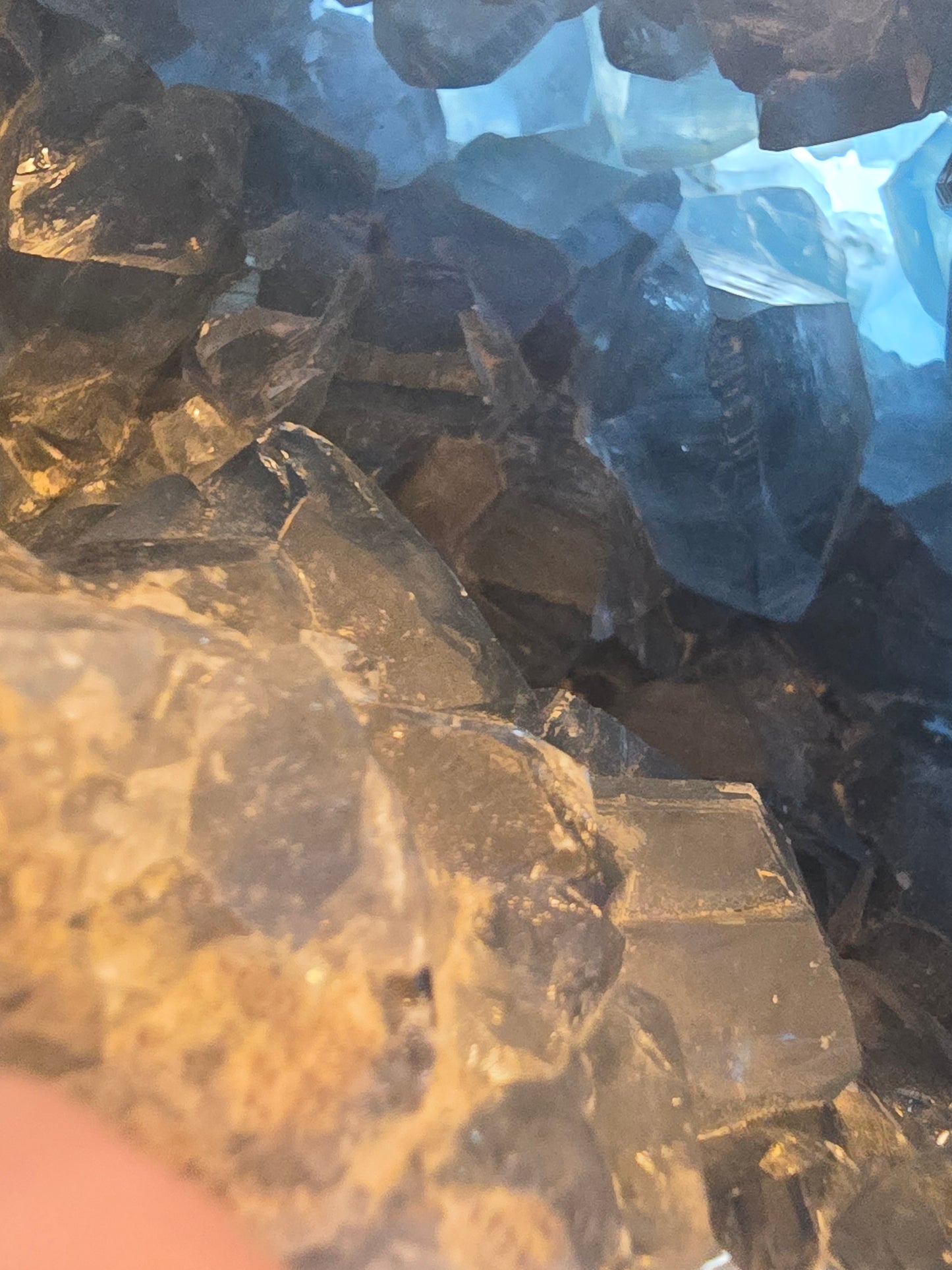 CELESTITE EGG STATEMENT DECOR